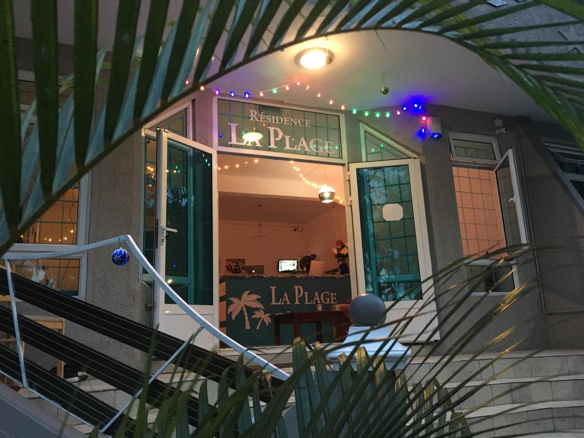 Residence La Plage Flic en Flac Bagian luar foto